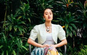 SELEPAS Samudera, Aisha kini mempertaruhkan single terbaharu berjudul Terbang.
